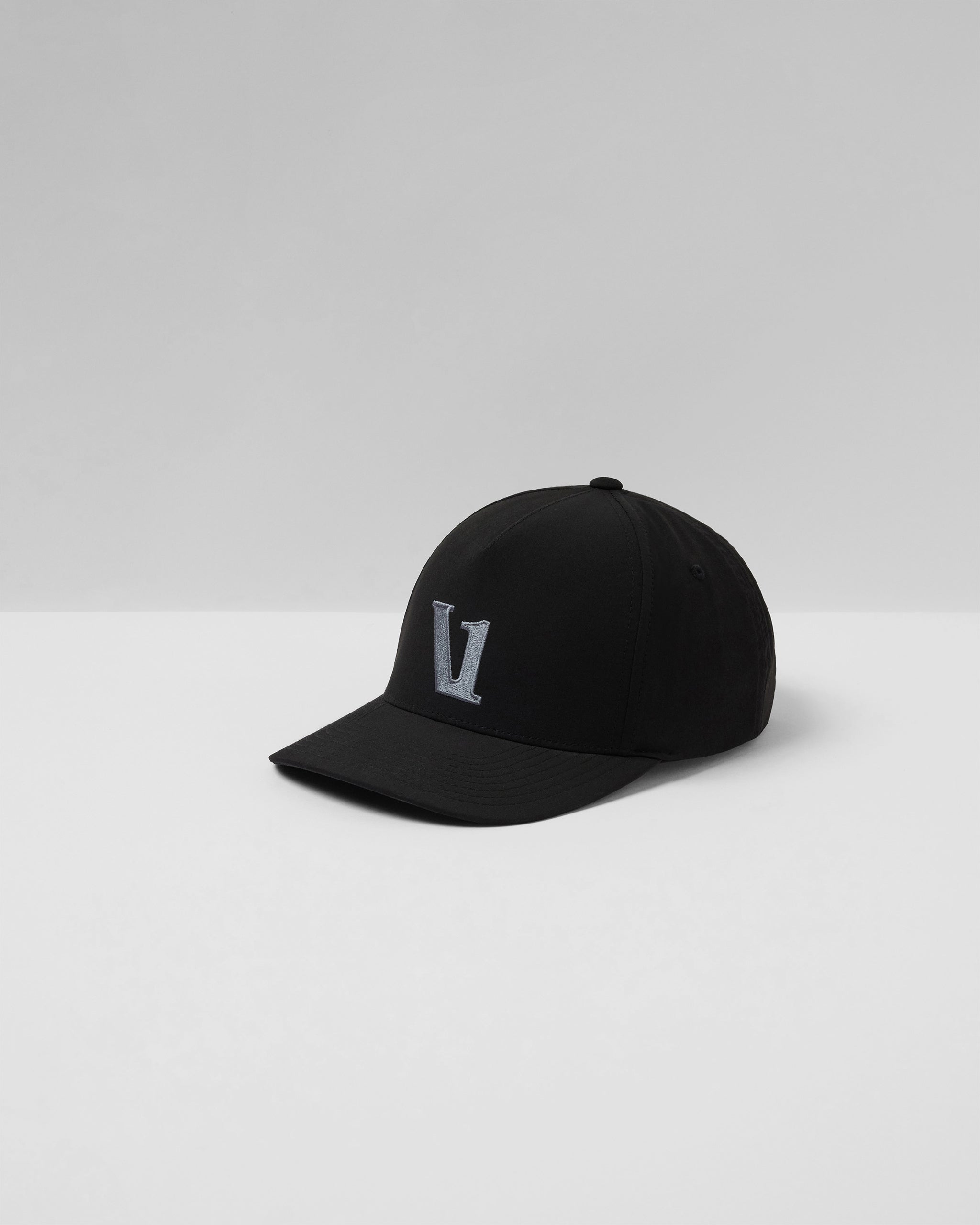 V831BLK_FA23_UNISEX_ECOMM_headwear_FLAT_LAY_1_c1ef545f-edf3-40f1-bd25-4a8b066adf9f