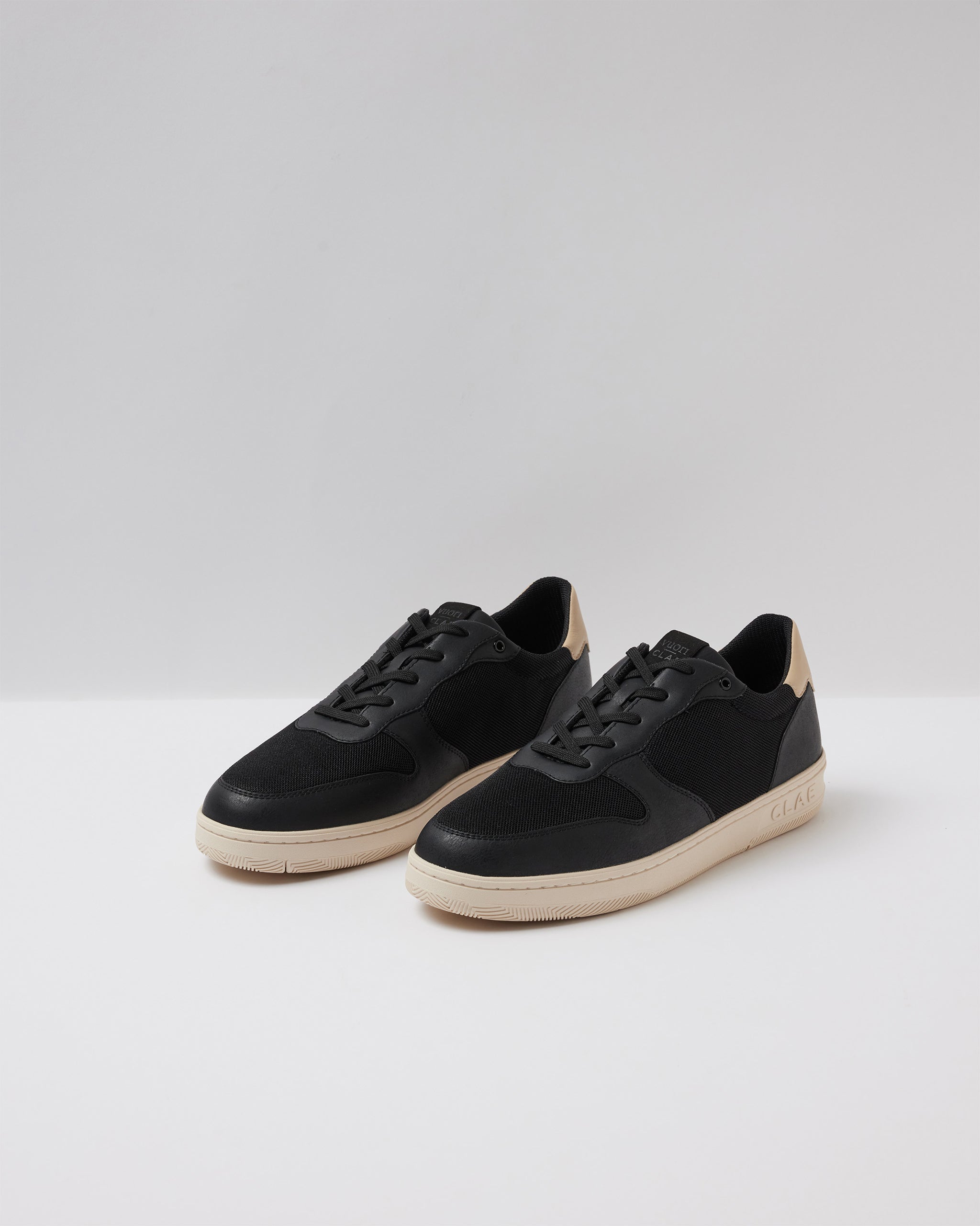 VS001BLK_unknown_opening_season_UNISEX_ECOMM_shoes_FLAT_LAY_1