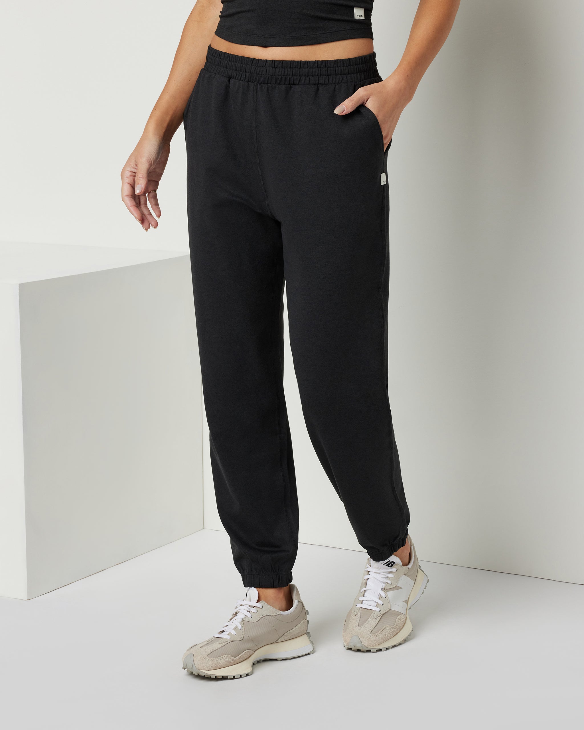 VW457HBK_SP24_W_ECOMM_PANTS_FRONT_1