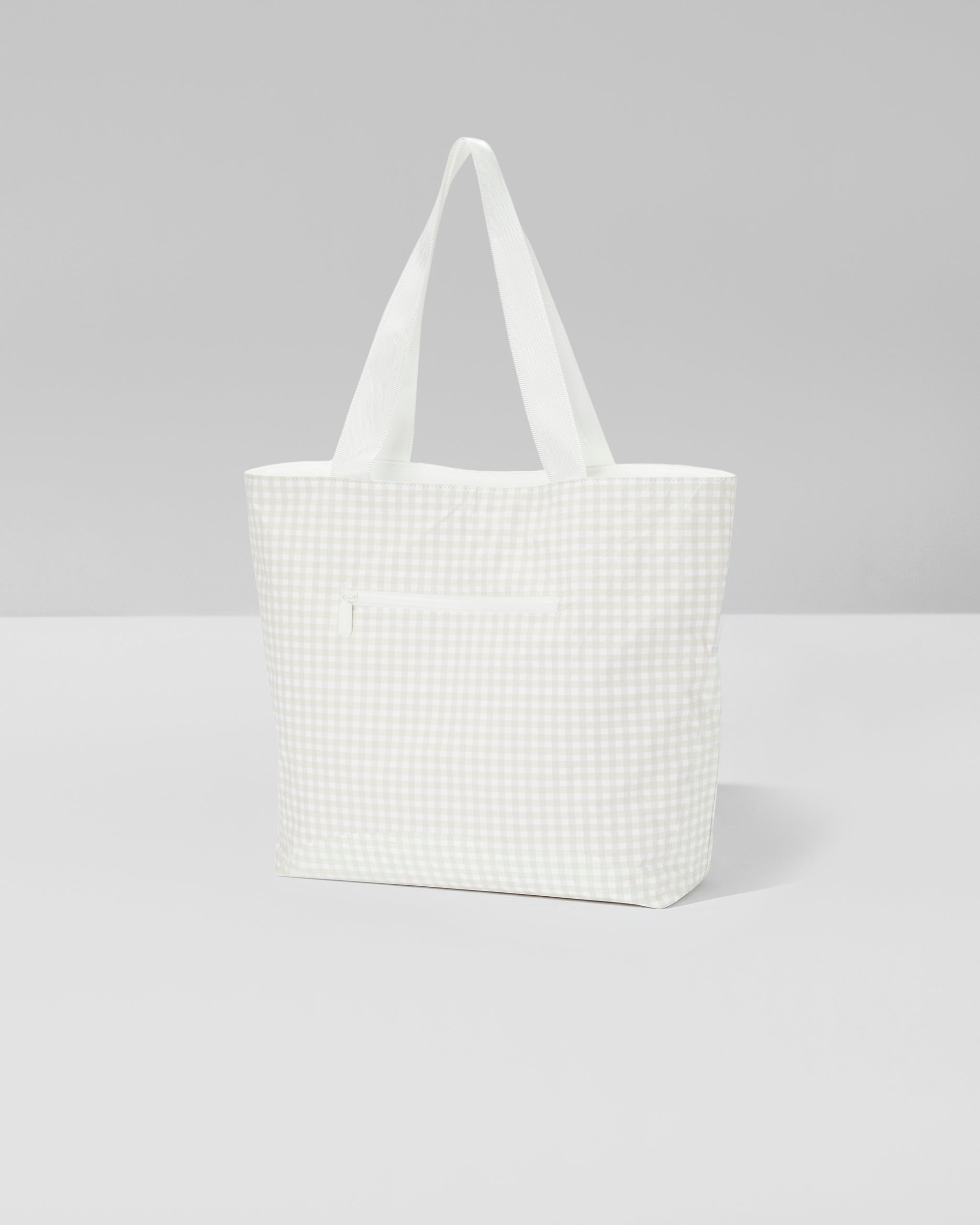 VW813NBG_FA23_UNISEX_ECOMM_bags_FLAT_LAY_2_6fbac343-ebac-4e8a-9115-7dd06bf53d81
