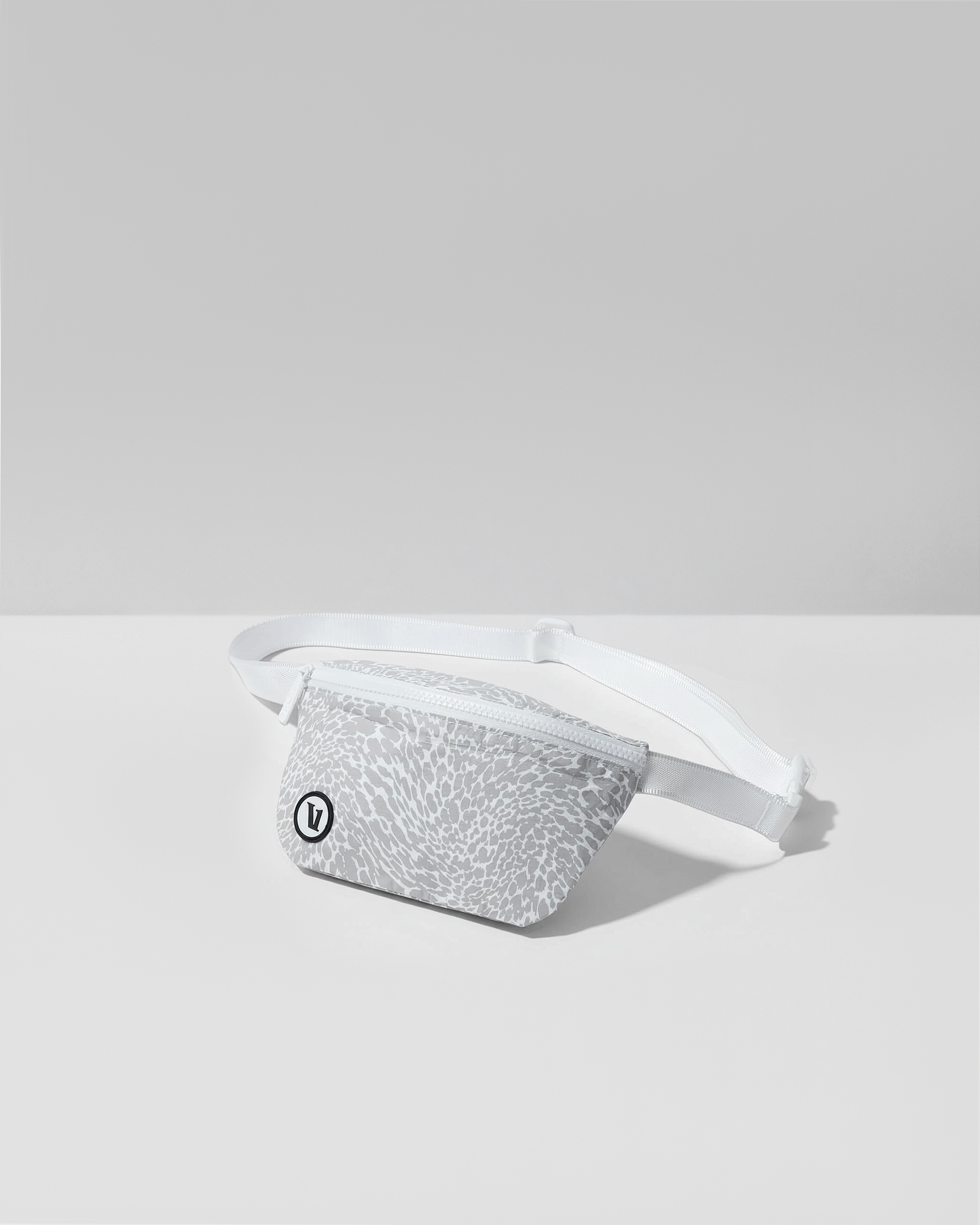 VW815SUB_SP24_UNISEX_ECOMM_ACCESSORIES_FLAT_LAY_2