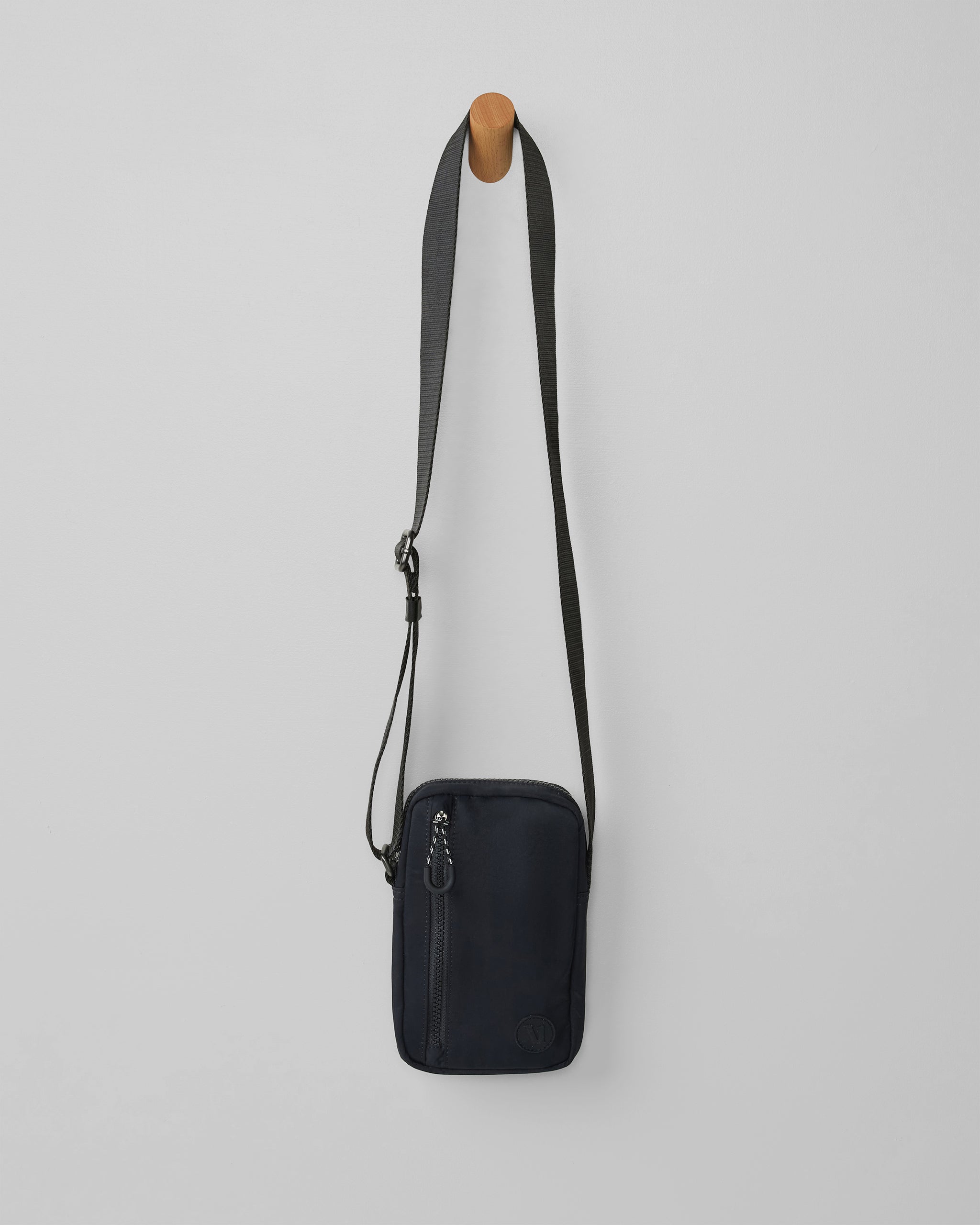 VW828BLK_FA24_UNISEX_ECOMM_bags_FLAT_LAY_1_864d1798-9a00-4d93-b8c5-dbcdbacce697