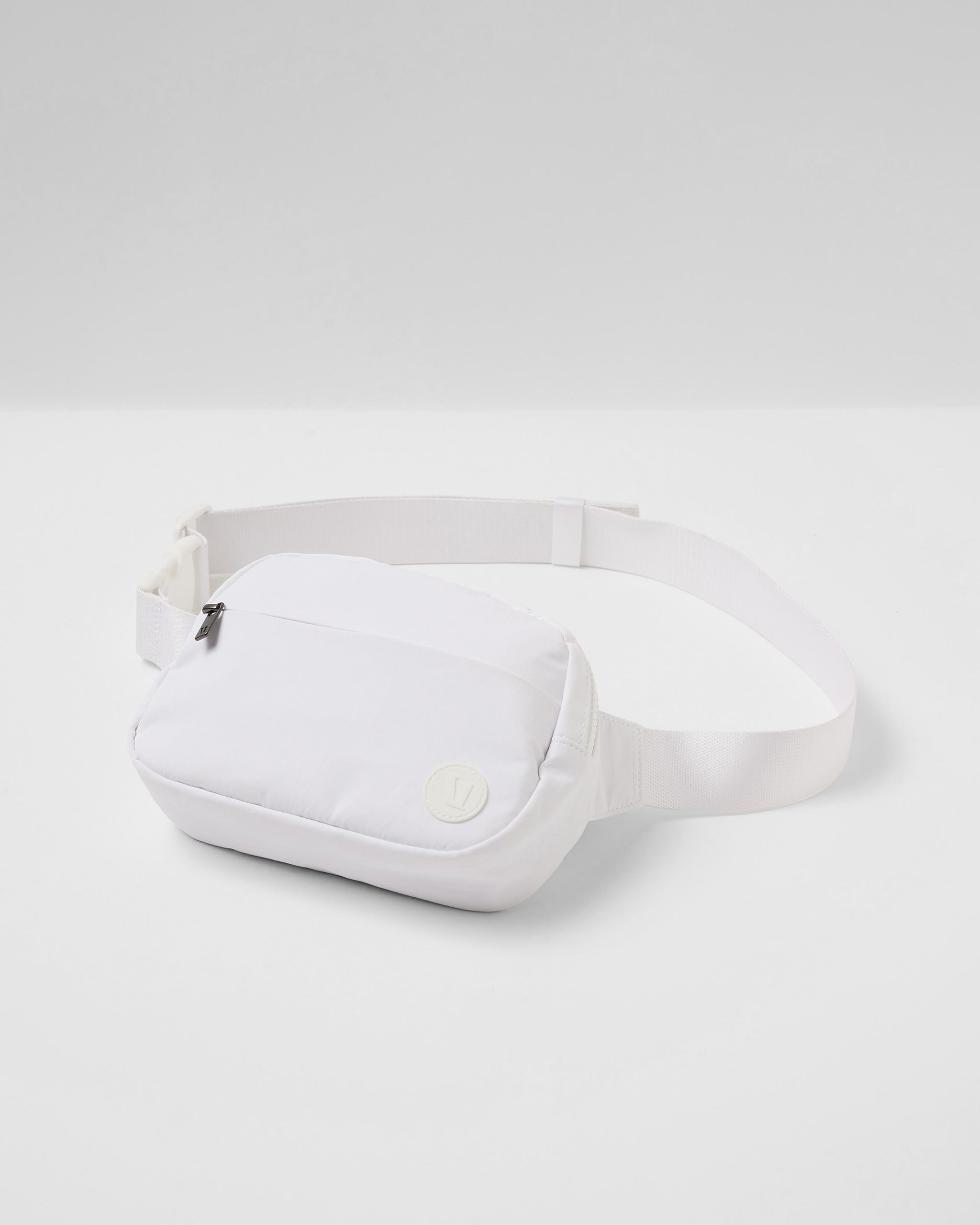 VW837WHT_FA24_UNISEX_ECOMM_bags_FLAT_LAY_1_72774219-0c80-4738-8e6d-3d09535f0840