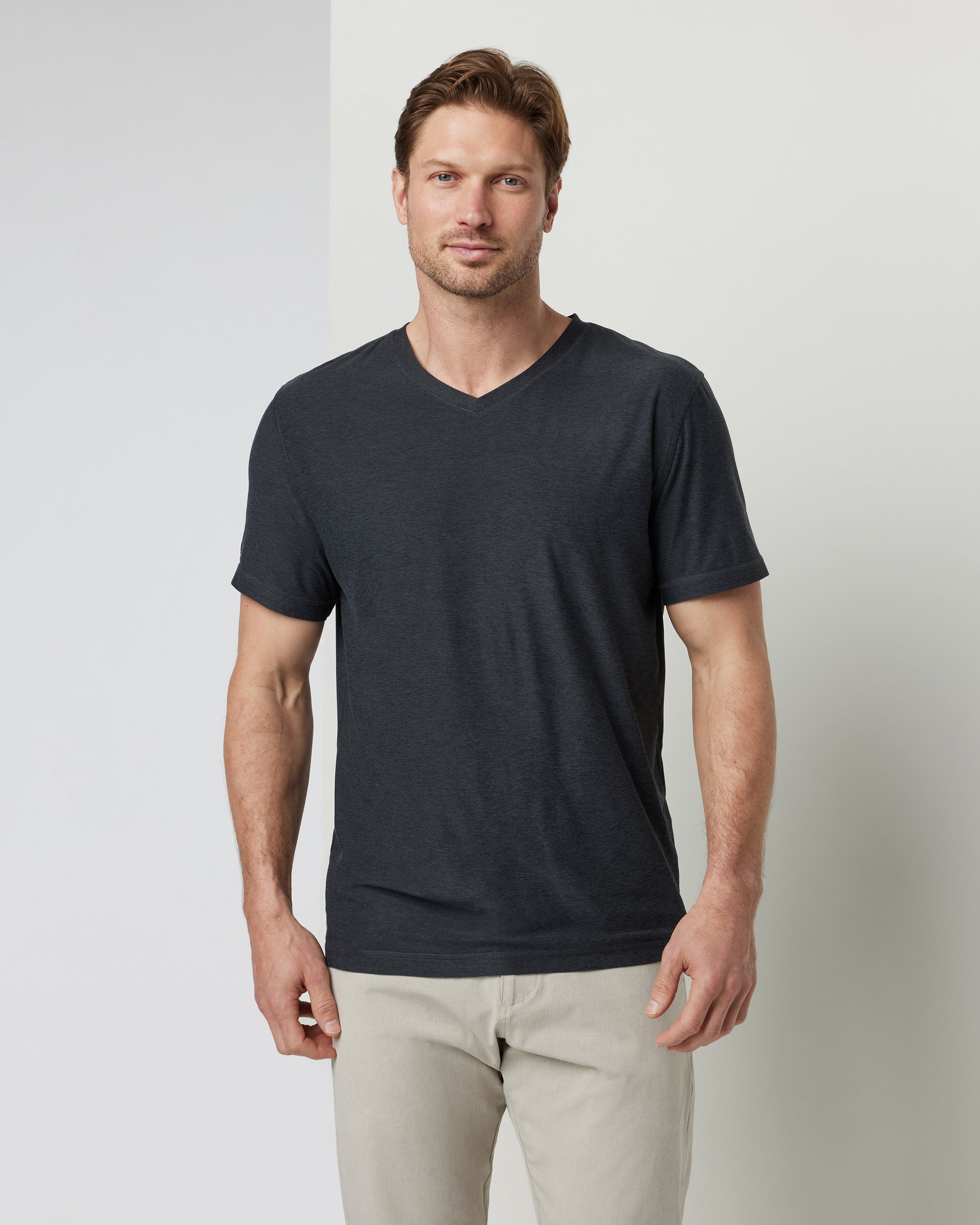 V1032HCC_FA24_M_ECOMM_TOPS_FRONT_6