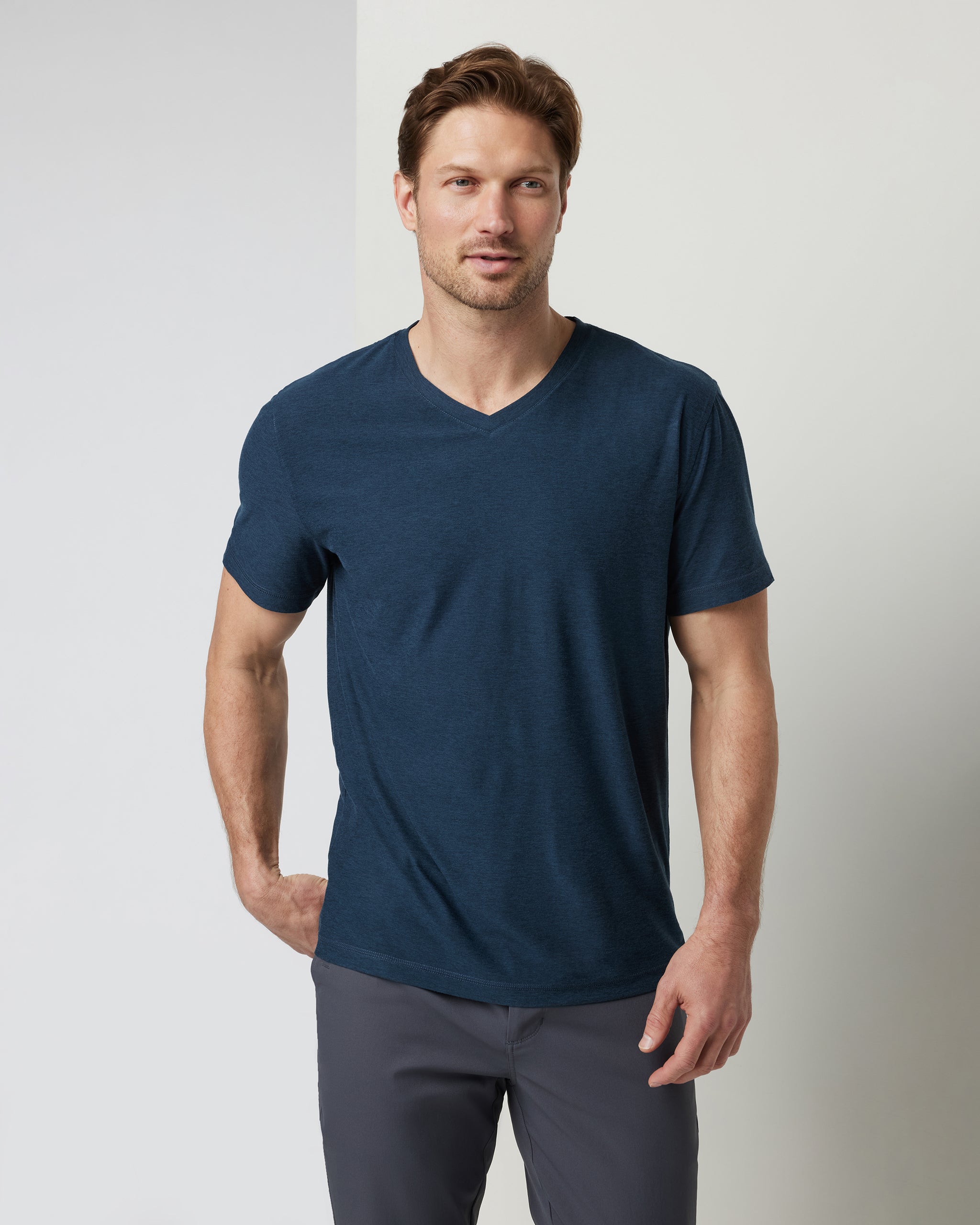 V1032HNV_FA24_M_ECOMM_TOPS_FRONT_6