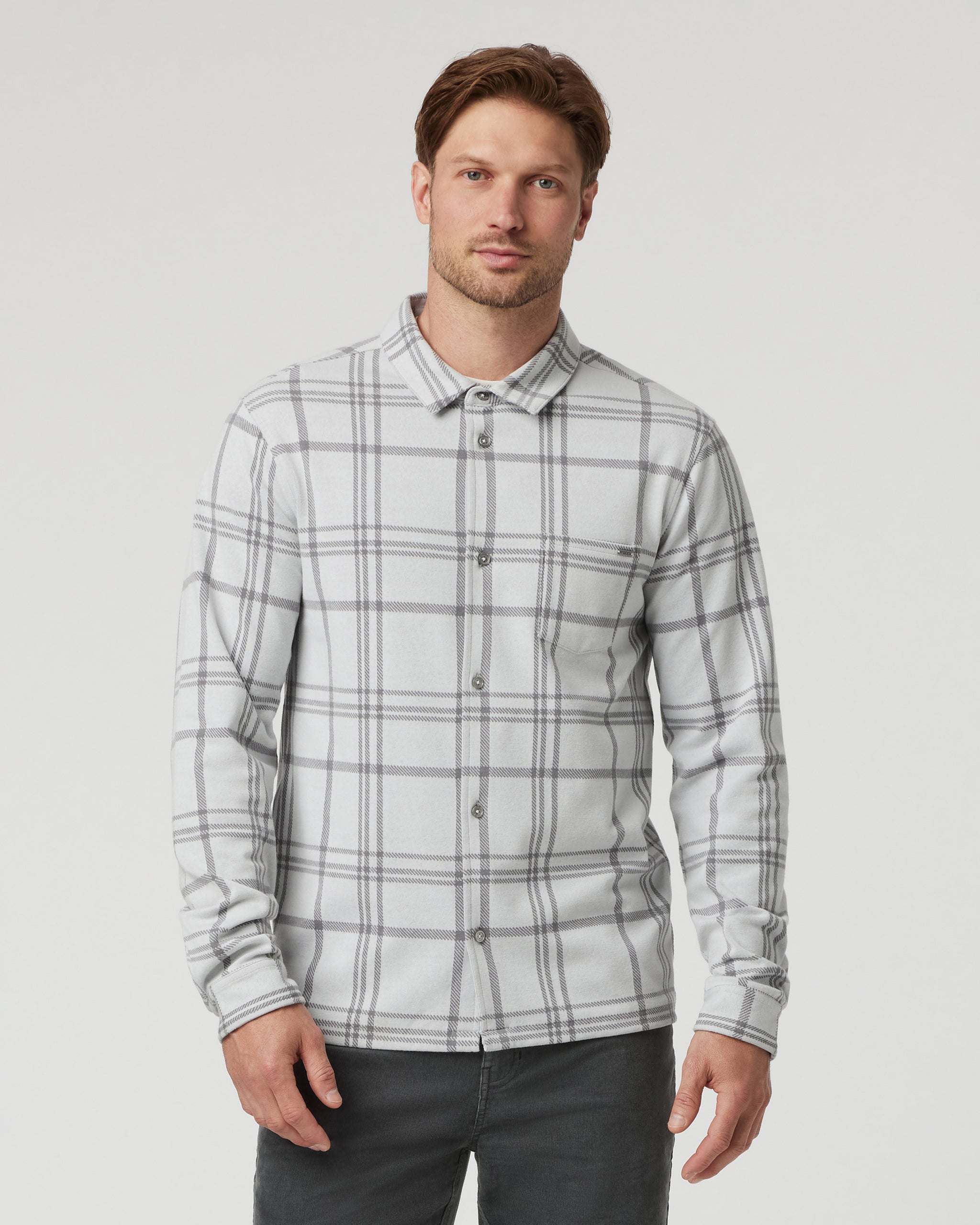 V1050FGR_FA24_M_ECOMM_TOPS_FRONT_2