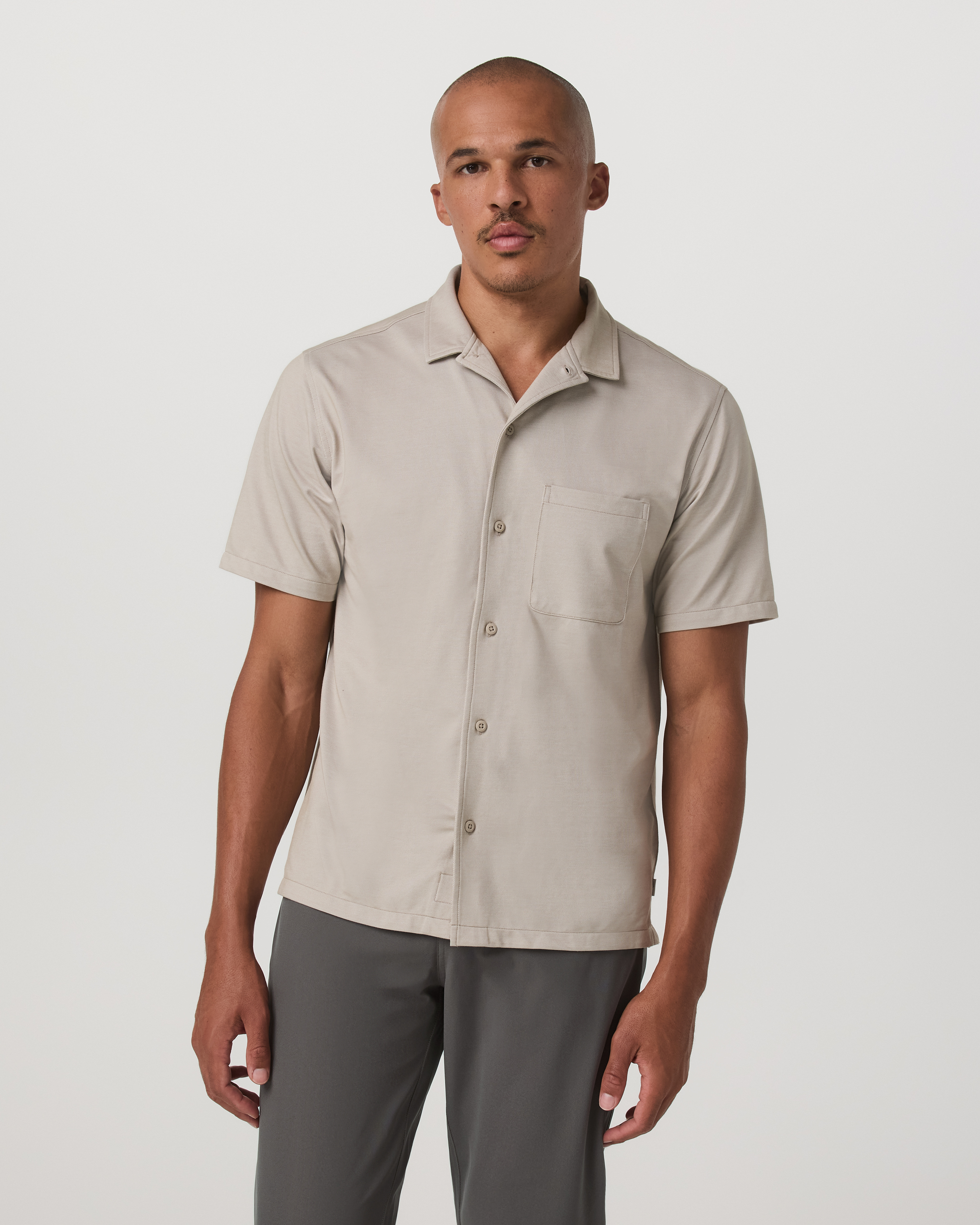 V1106TRF_SP26_M_TOPS_FRONT_2