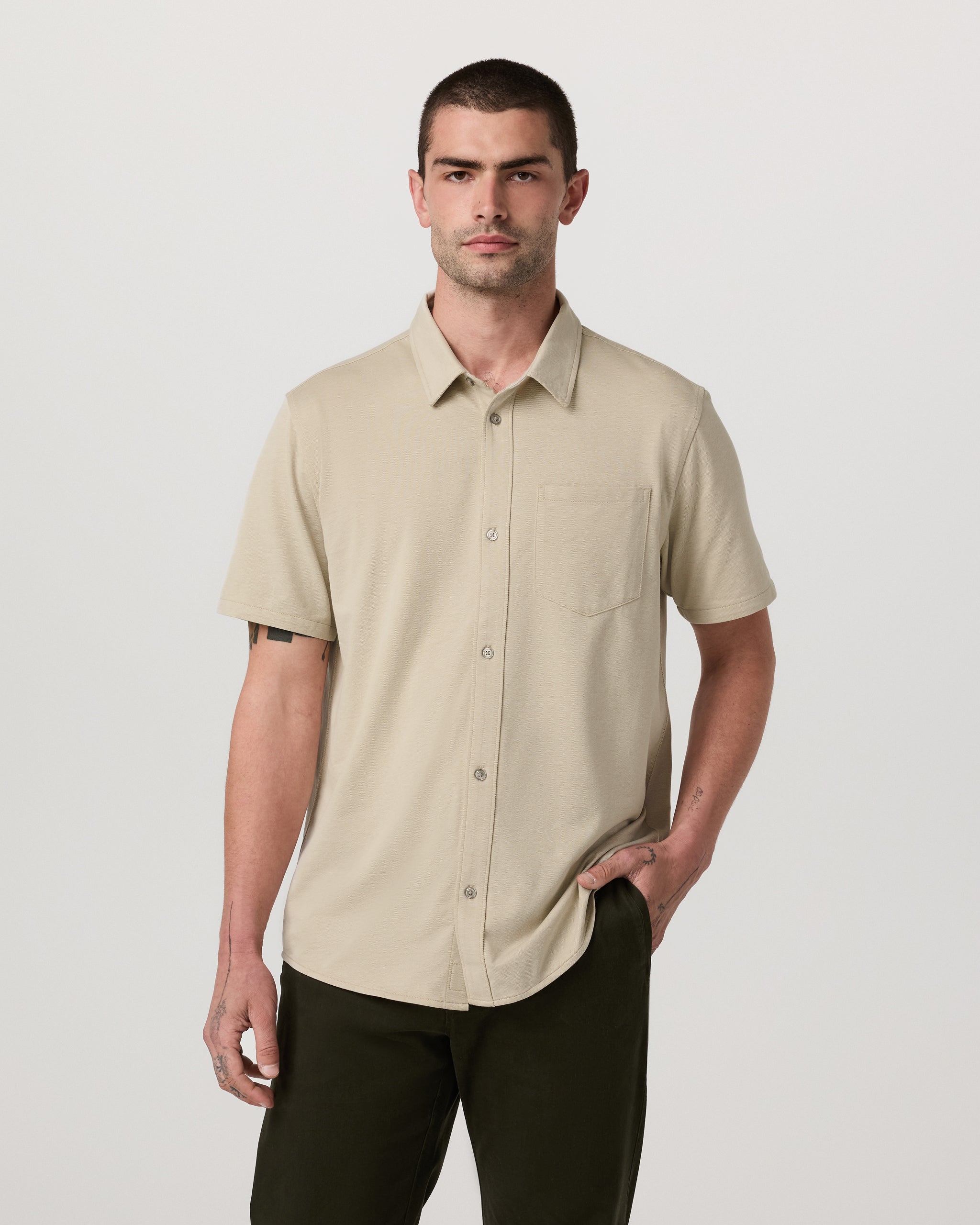 V1107TRN_FA25_M_ECOMM_TOPS_FRONT_3