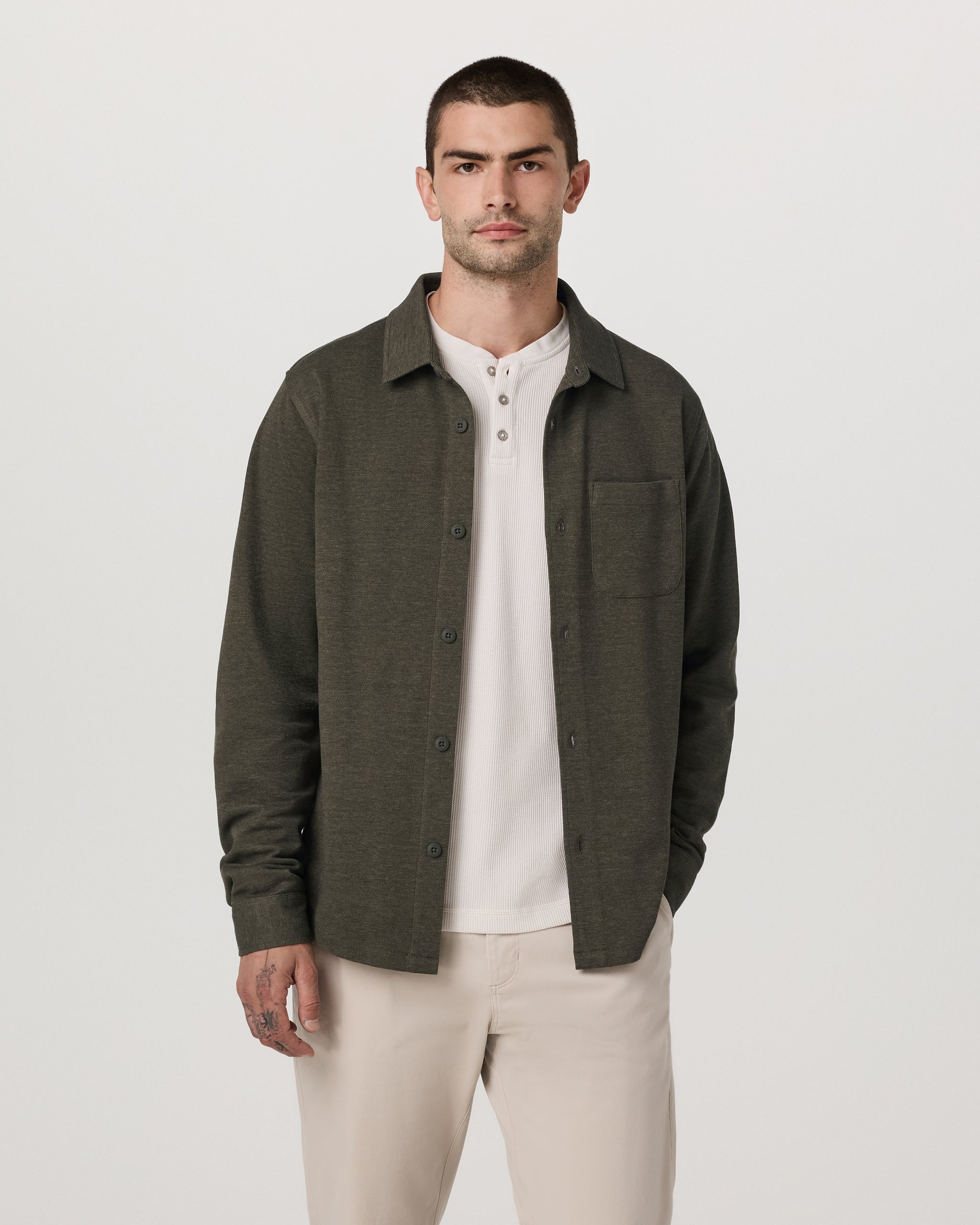 V2031HTO_FA25_M_ECOMM_OUTERWEAR_FRONT_3