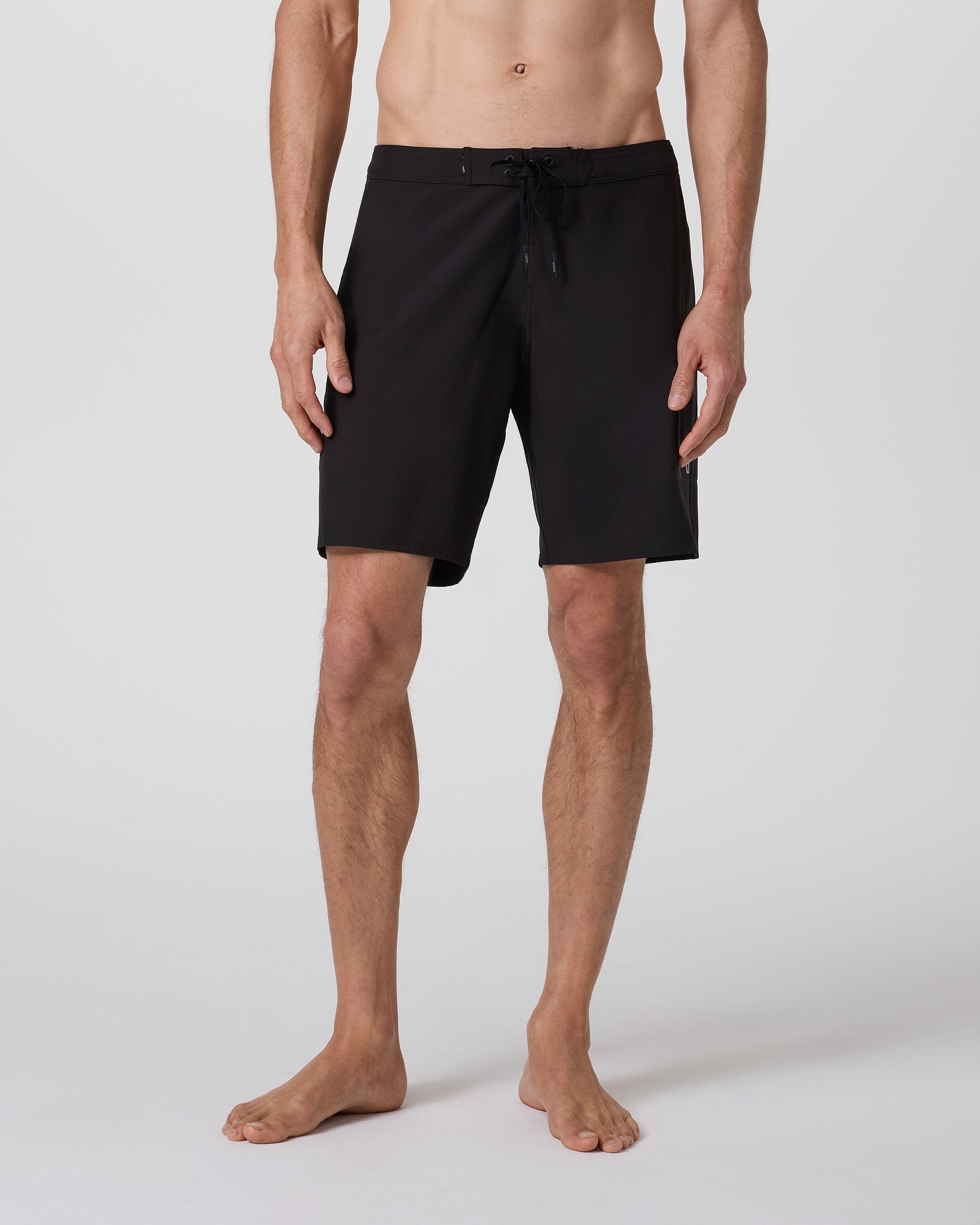 V383BLK_SP25_W_ECOMM_WATER_FRONT_1